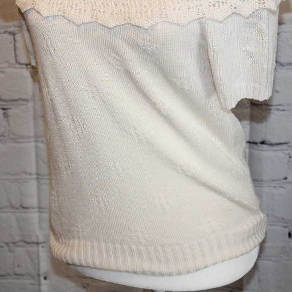 Pins & Needles Urban Outfitters Off Shoulder Top - Picture 5 of 7